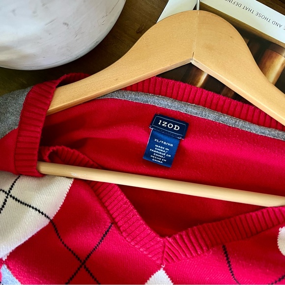Izod Argyle Diamond Sweater Size XL Shirt Red White Grey - Picture 4 of 4